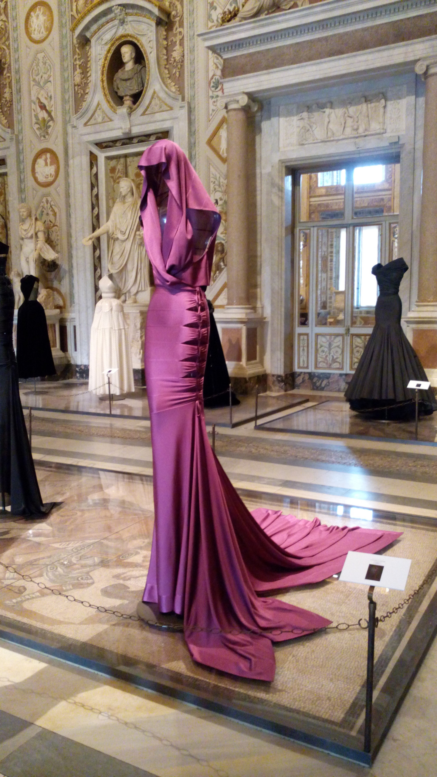 AZZEDINE ALAÏA. COUTURE/SCULPTURE